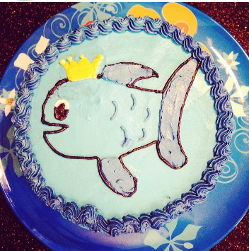 take a picture of this cake then at all directly people live threw the cake in the face got it this picture is how they hit the cake face they were shouting obscenities