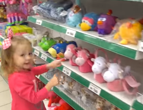 all right we got all the guns any toys so stupid you don t know what the characters are called stupid no one knows it s important they were good there they fought suckers with a diameter of shoot toy got right on top of this weirdo
